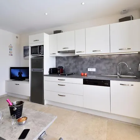 아파트 Naturiste De Standing 3* Heliopolis Ab *