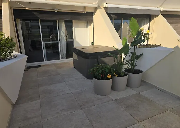 Naturiste De Standing 3* Heliopolis Ab アパート *